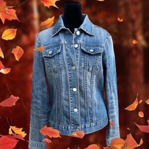 Gap -Gapstretch women’s size M denim jacket, medium -light wash.